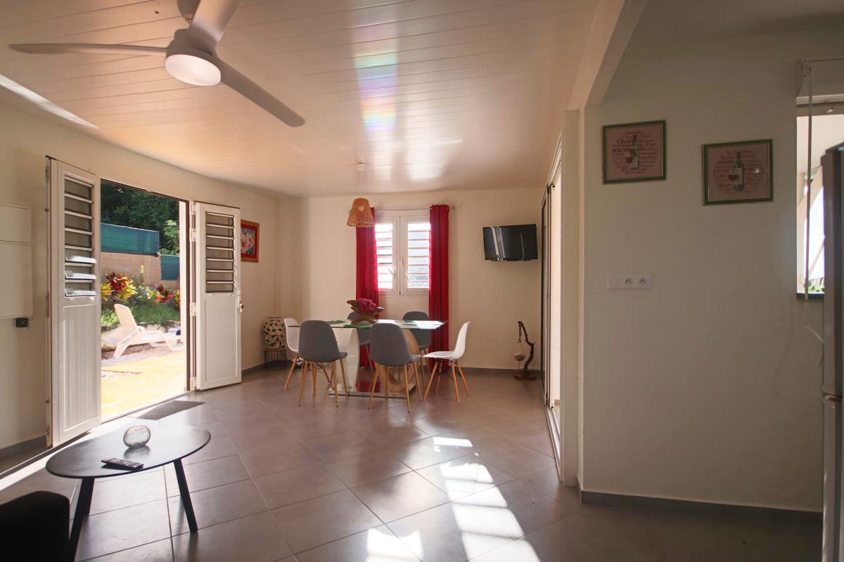 4 Location villa piscine martinique_pièce à vivre